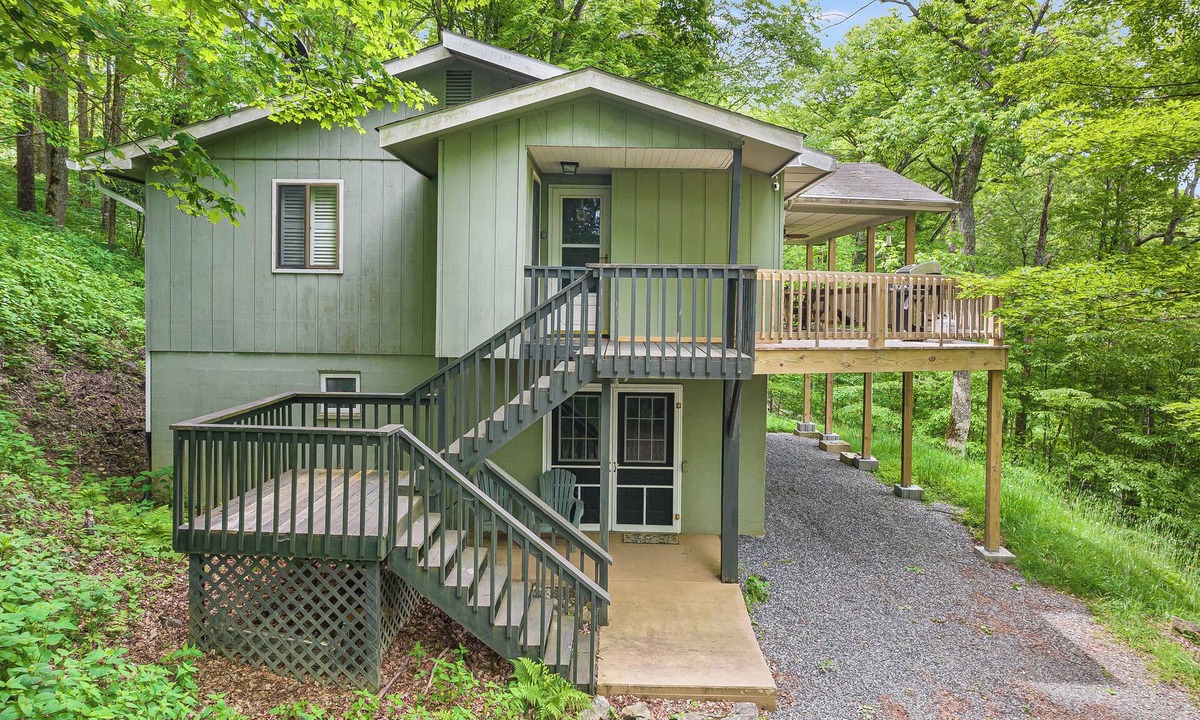 Wolf Laurel House | Deck w/Forest Views, Ping Pong | Blue Ridge Mtn Escape | Ash Vale by AvantStay