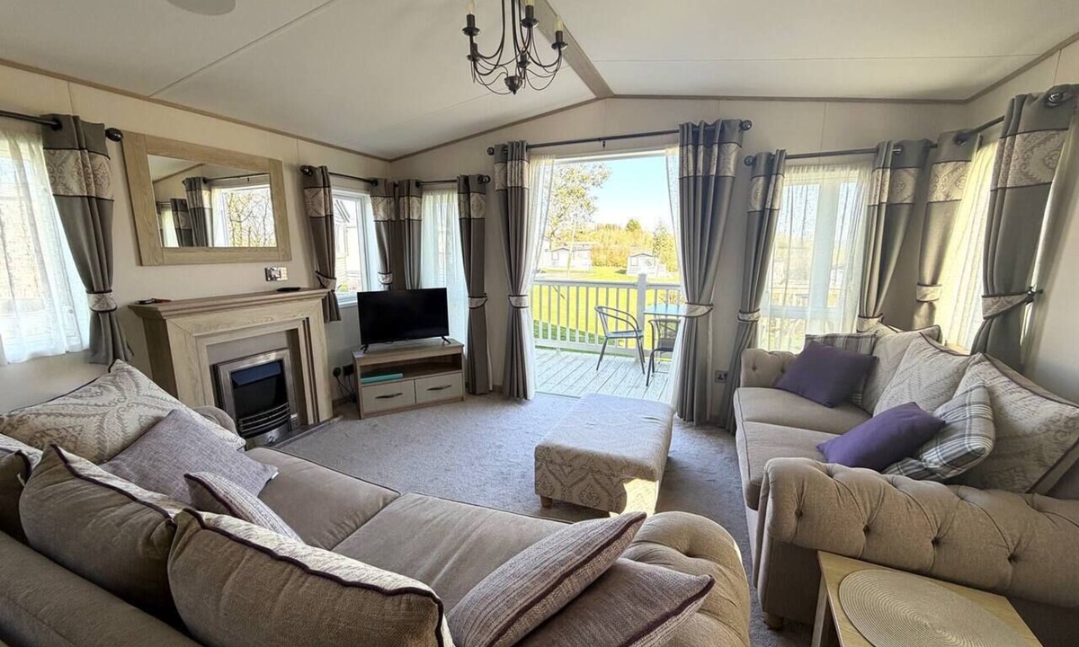 Hay-on-Wye Resort | Deer View Escape – 8 Berth Retreat