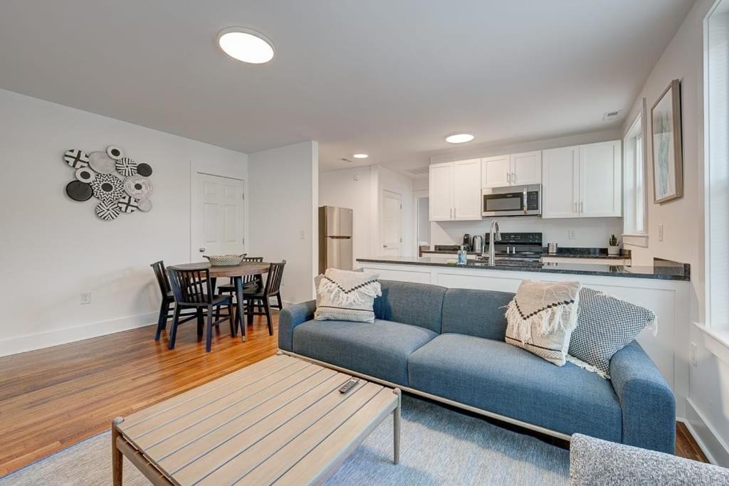 Durham Apartment | Designed 1BR with Parking in Downtown Durham
