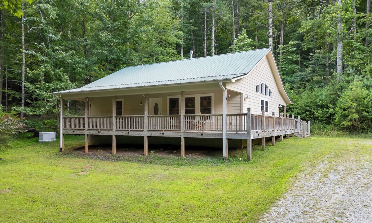 Murphy Cabin | Diane's Dream - private on small creek