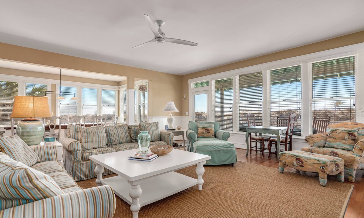 Flora's Bluff House | Discover your dream beach house with an amazing ocean view and lots of deck space on South Beach!