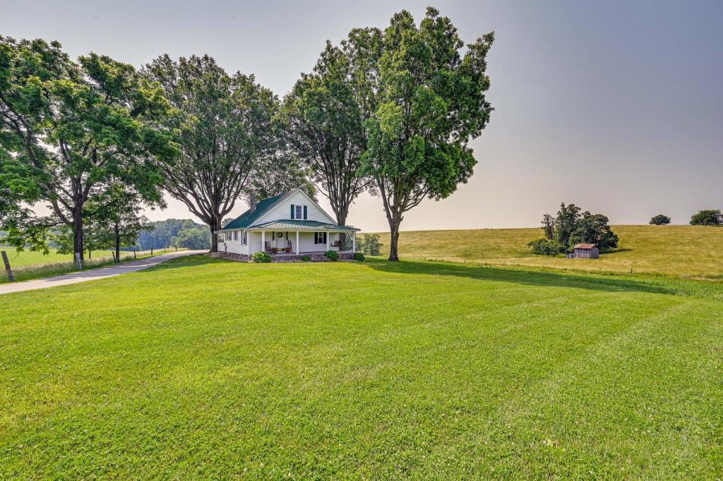 Elkin House | Dobson Farmhouse with Scenic Porch - Near Vineyards!