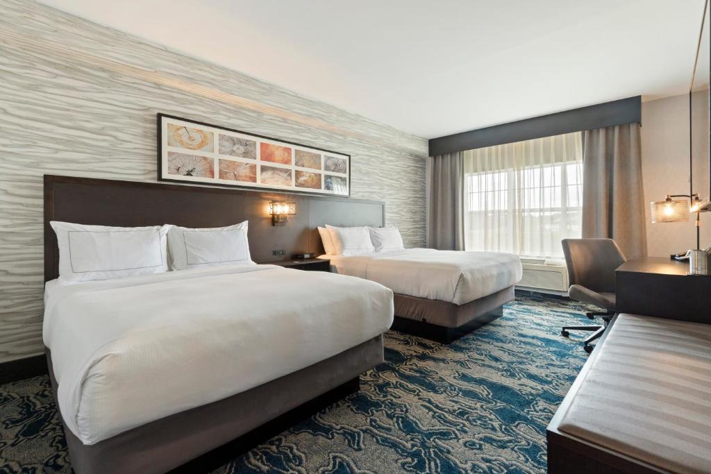 Front Royal Hotel | Doubletree By Hilton Front Royal Blue Ridge Shadows