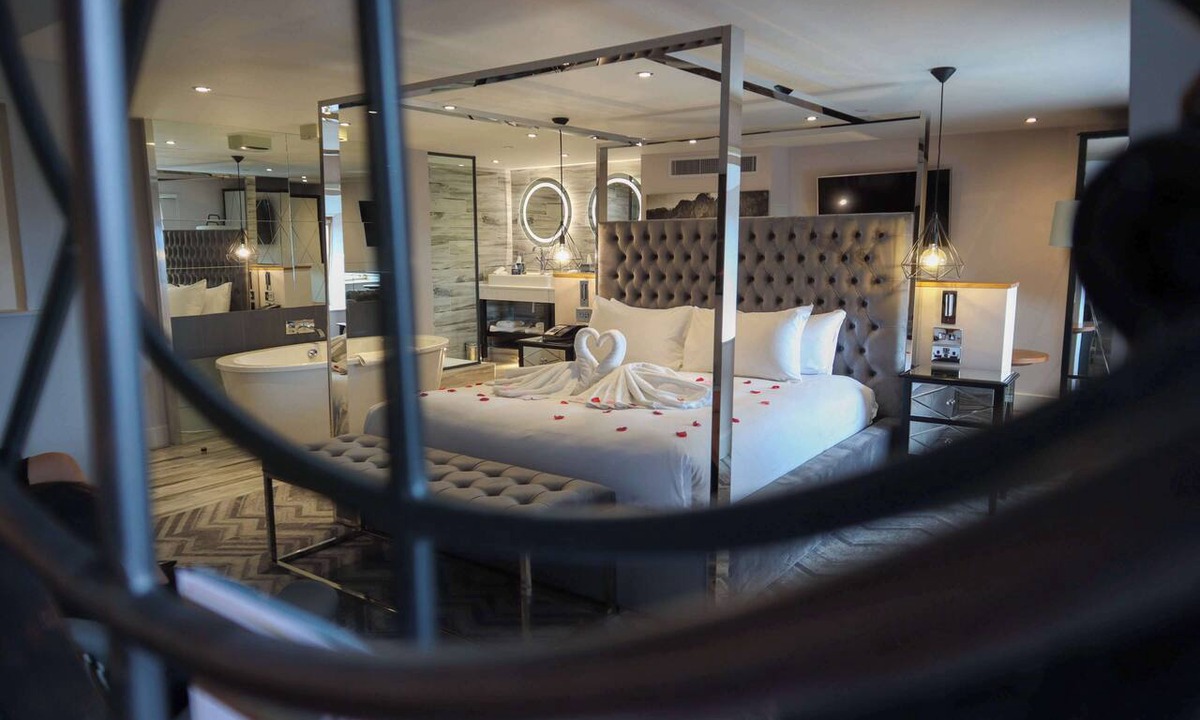 Claverham Hotel | DoubleTree by Hilton Hotel Bristol South - Cadbury House