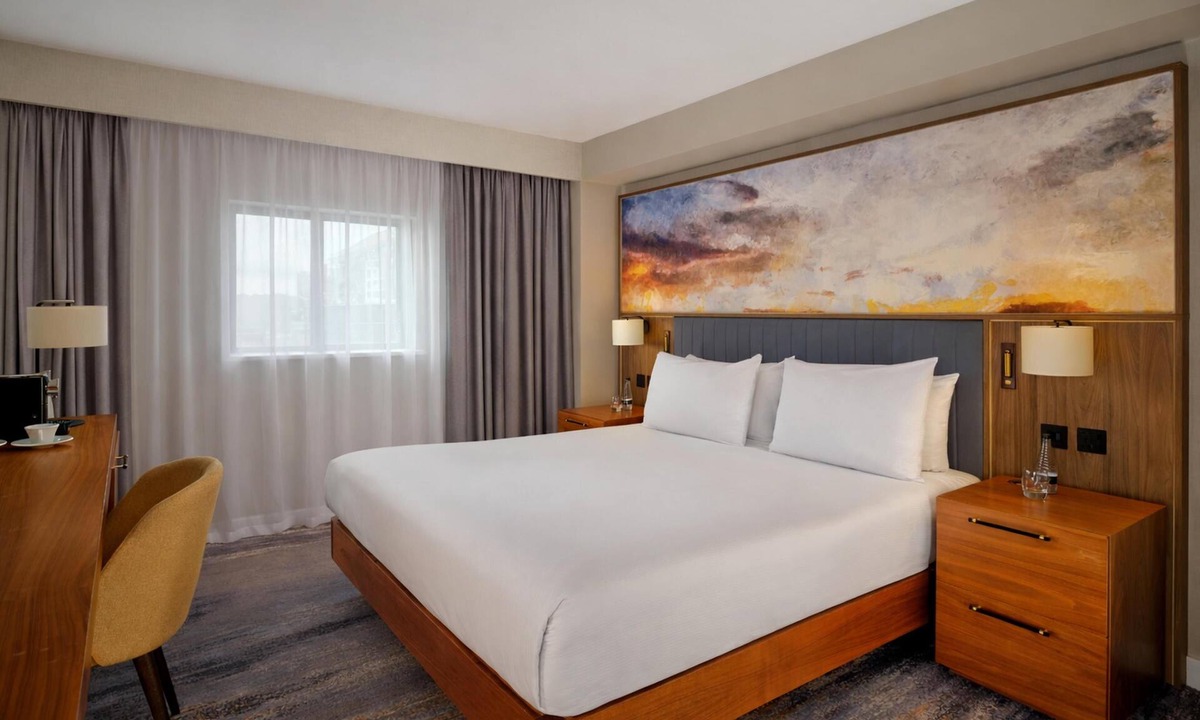 Lincoln Hotel | DoubleTree by Hilton Lincoln