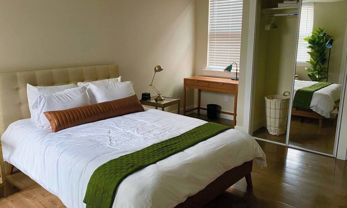 Old West Broad Neighborhood Apartment | Downtown, contemporary, 2 bedroom, Roof Terrace! 4B