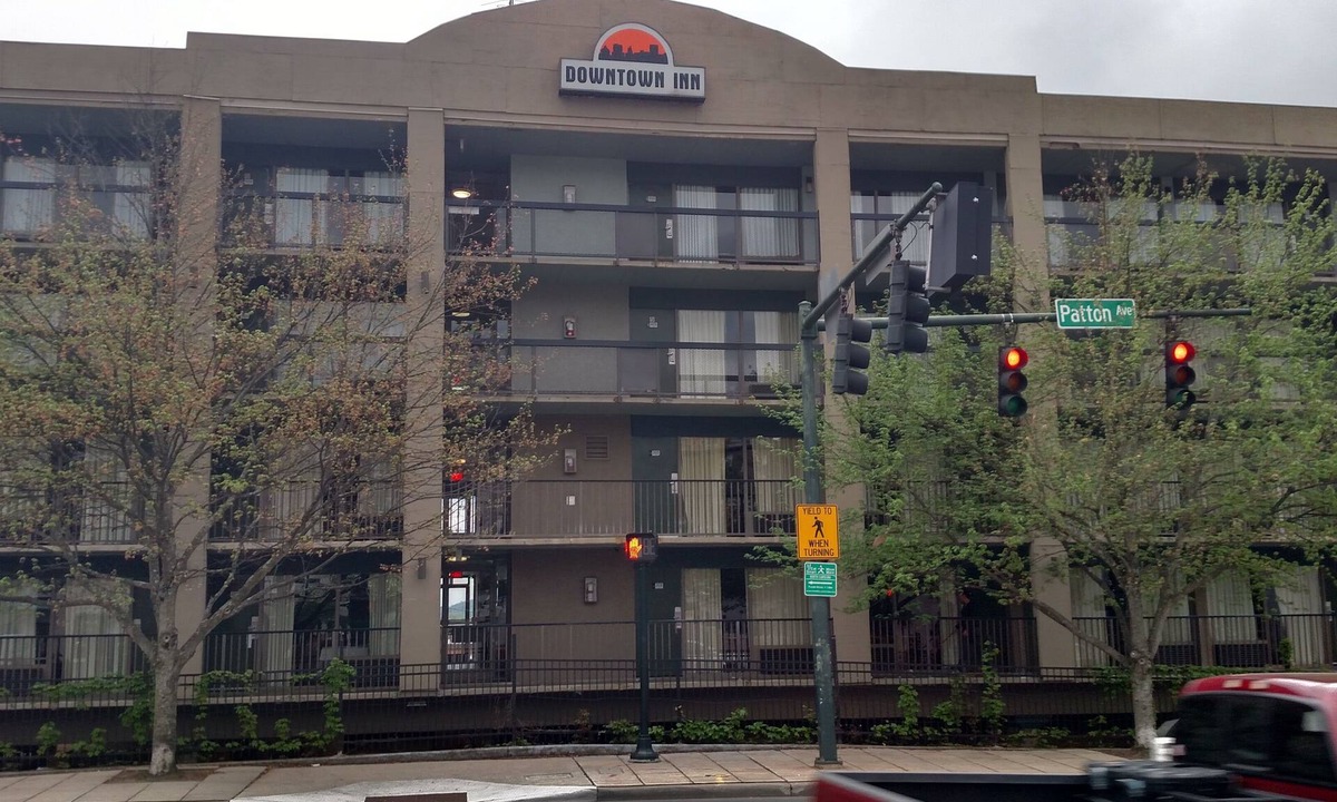 Asheville Hotel | Downtown Inn #2- King room