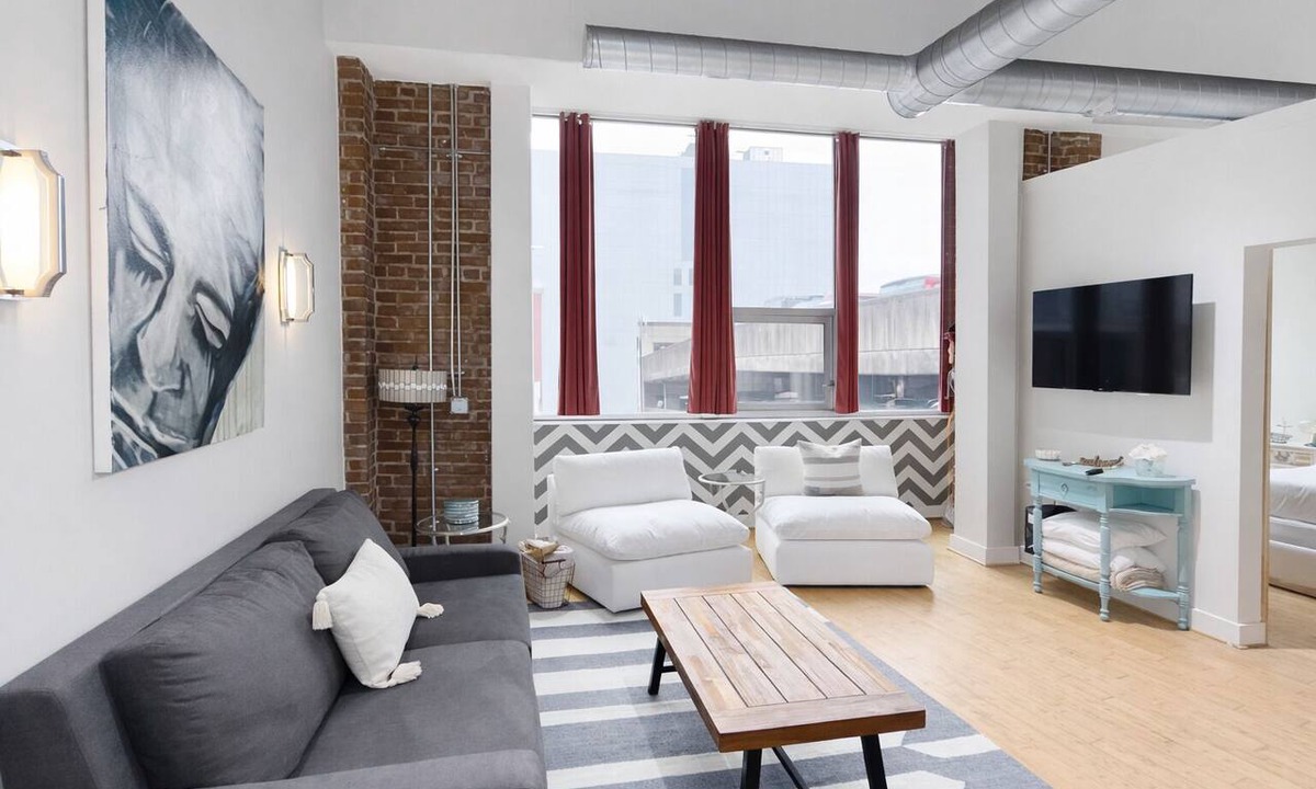 Downtown Nashville Condo | Downtown Music City Loft living! ~Steps to the Ryman and Broadway