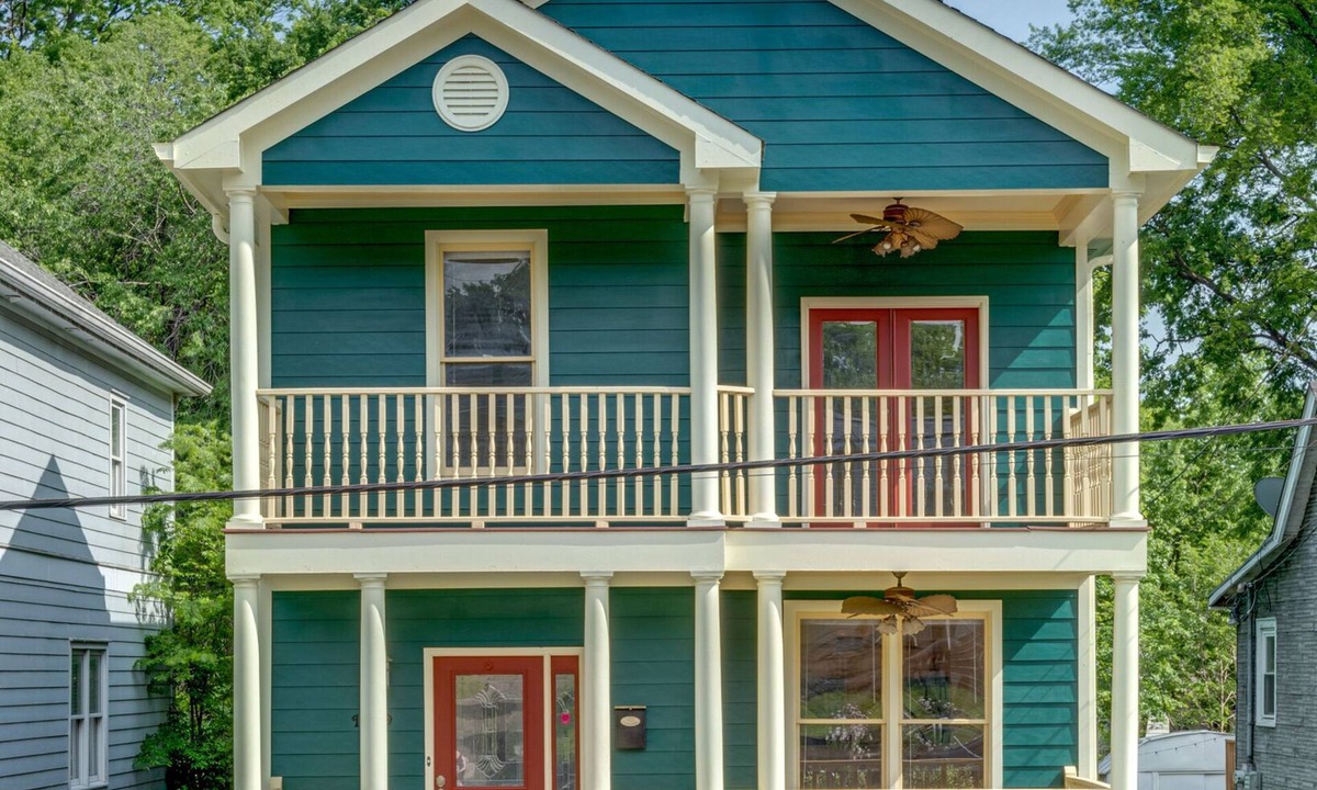 Hope Gardens House | Downtown stay one mile from Broadway!