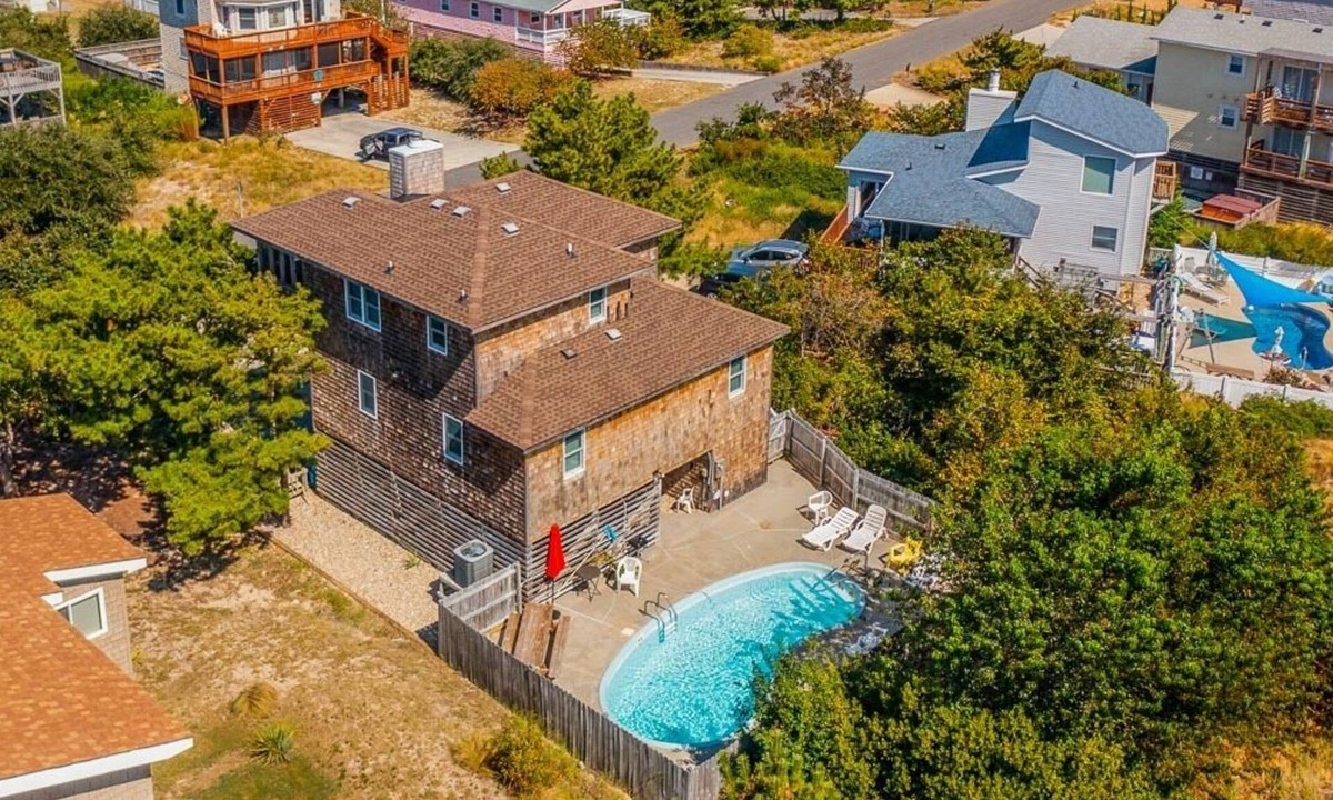 Carolina Dunes House | Duck 'N Cover 🏖️Spectacular 4 BR Home w/Pool, Hot Tub & Easy BEACH ACCESS-🏖️