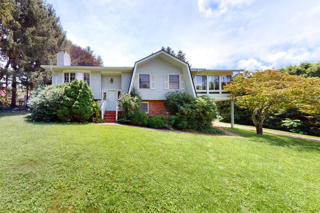 Lake Junaluska House | Dutch Treat