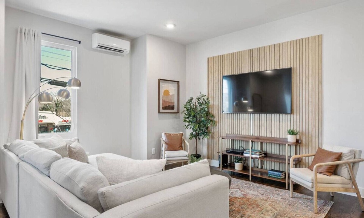 East Hill Villa | East Nash Rooftop 3 En-Suites | City Views