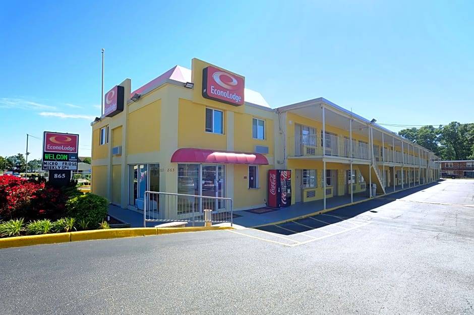 Norfolk - Virginia Beach Hotel | Econo Lodge at Military Circle