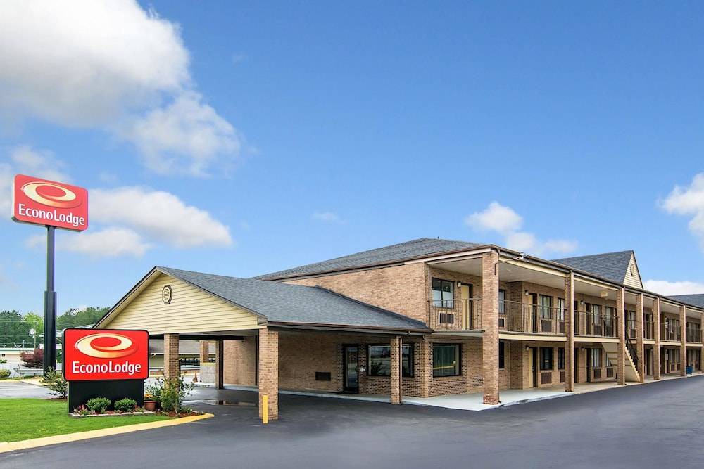 Weldon Hotel | Econo Lodge Weldon - Roanoke Rapids