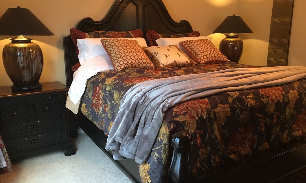 Greenville House | Elegant & Tranquil 3BR Townhome in Greenville’s Convention District