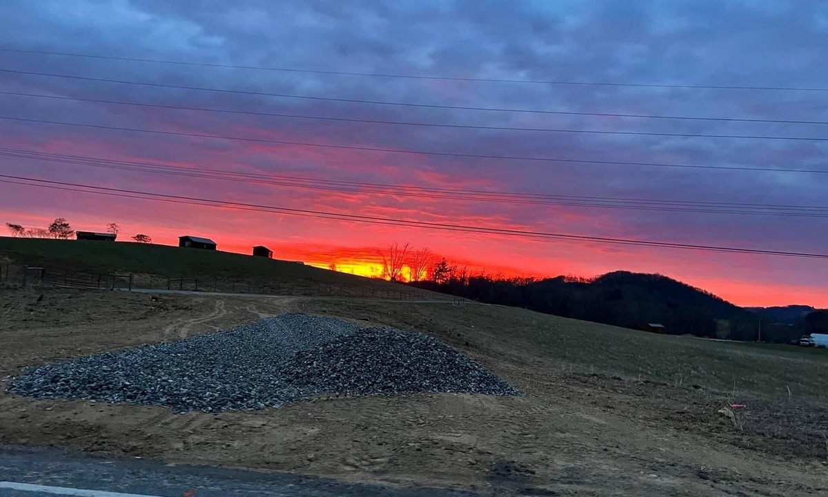 Boone Cabin | Elk Knob Escape ~ Cozy tiny cabin with an incredible view!