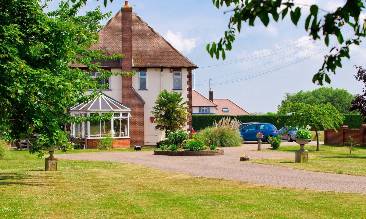 Epping House | Elmcroft Guest House