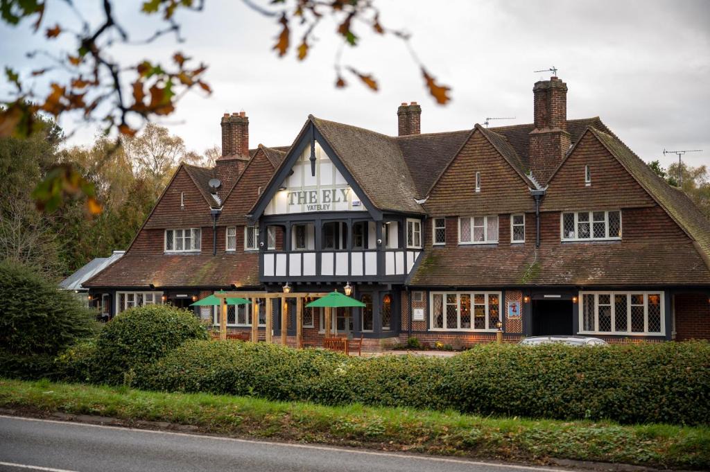 Camberley Hotel | Ely Hotel by Chef & Brewer Collection