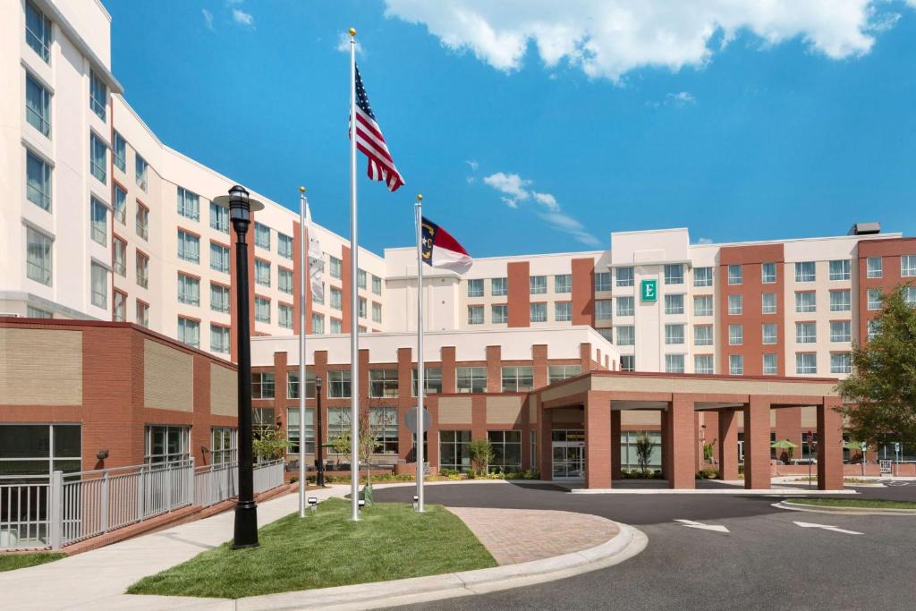Charlotte Hotel | Embassy Suites Charlotte/Ayrsley