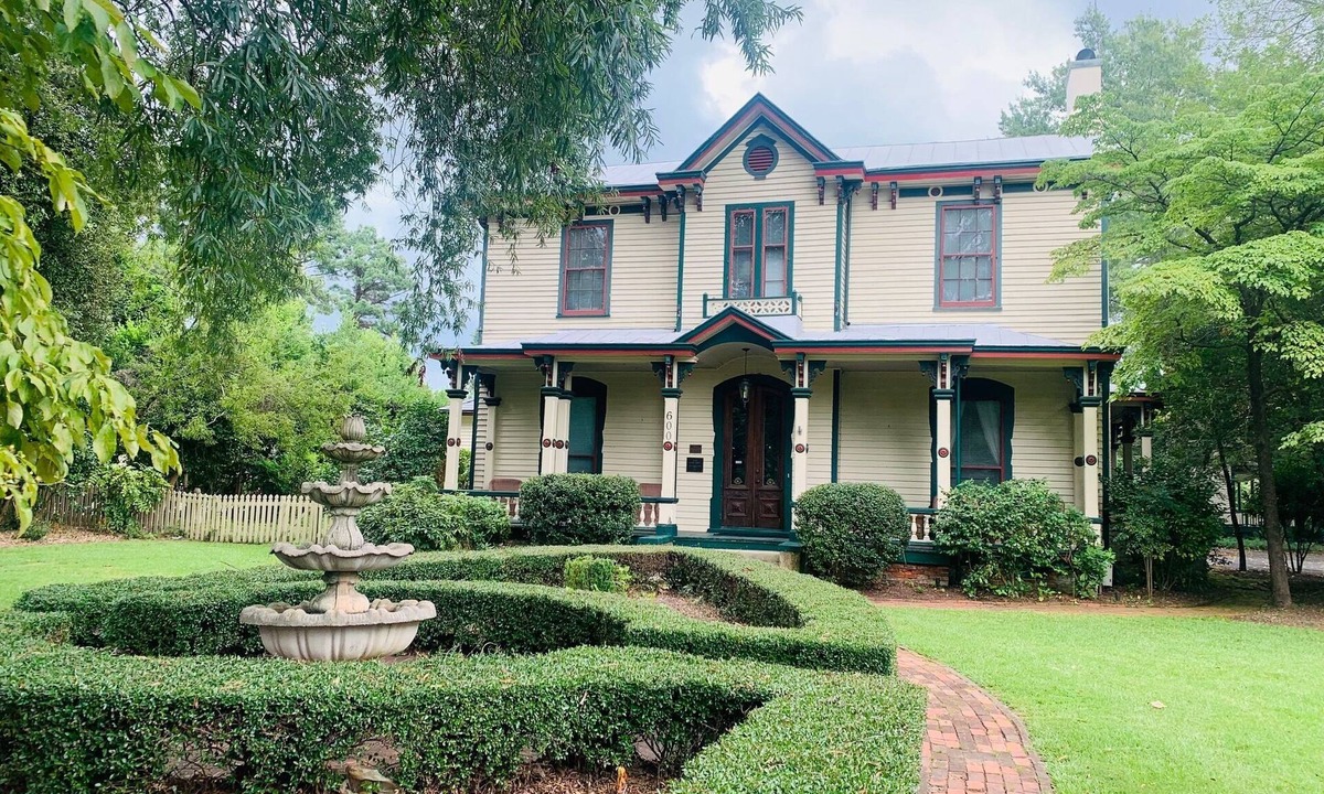 Wilson House | Enchanting Estate In the heart of Wilson