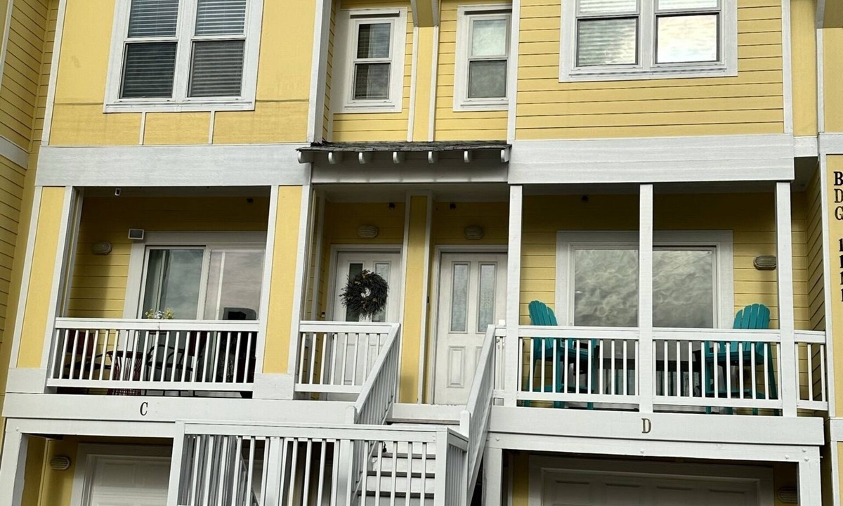Bermuda Bay House | Enjoy Sea~Batical in the Heart of OBX. Resort Pool and Splashpad < 1mi to Beach