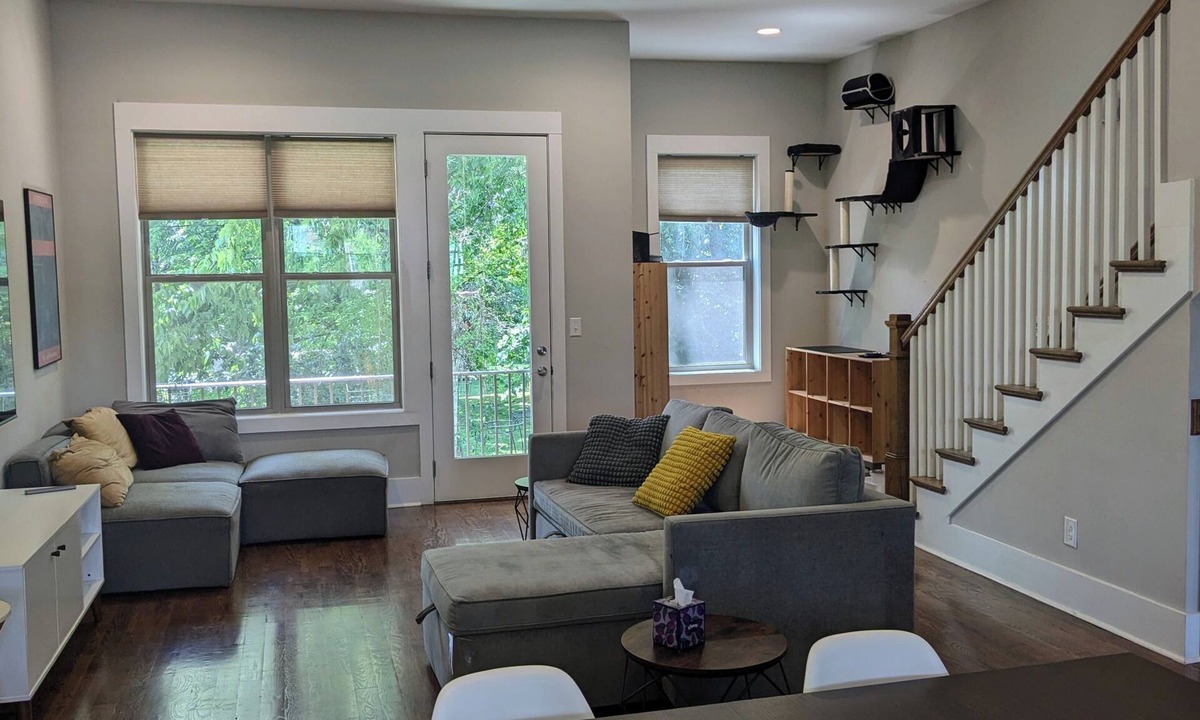 Inglewood House | Entire 3-bedroom 3.5 bath Townhome in East Nashville Mid-Term Rental