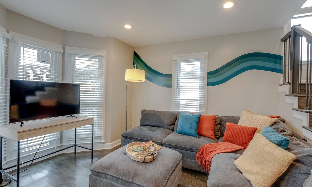 Hillsboro West End Condo | EV Charger/Safe Neighborhood/Near Downtown★2 Kings★Free Parking/W+D/Pets