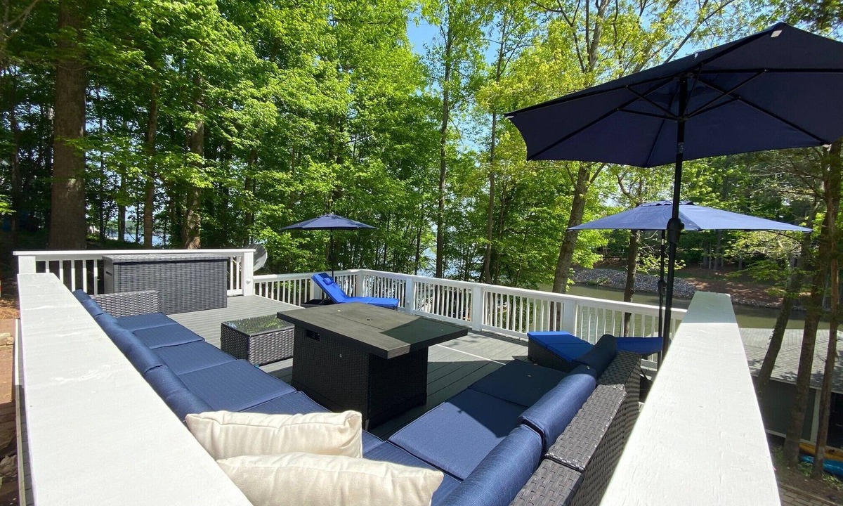 Macon House | Exceptional! Beautiful Deep Water - Boathouse, Hot Tub, Fire Pit on Lake Gaston!