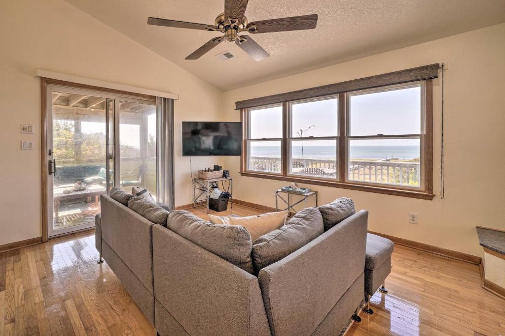 Buxton Apartment | Exquisite Buxton Apt with 2 Decks and Water View!