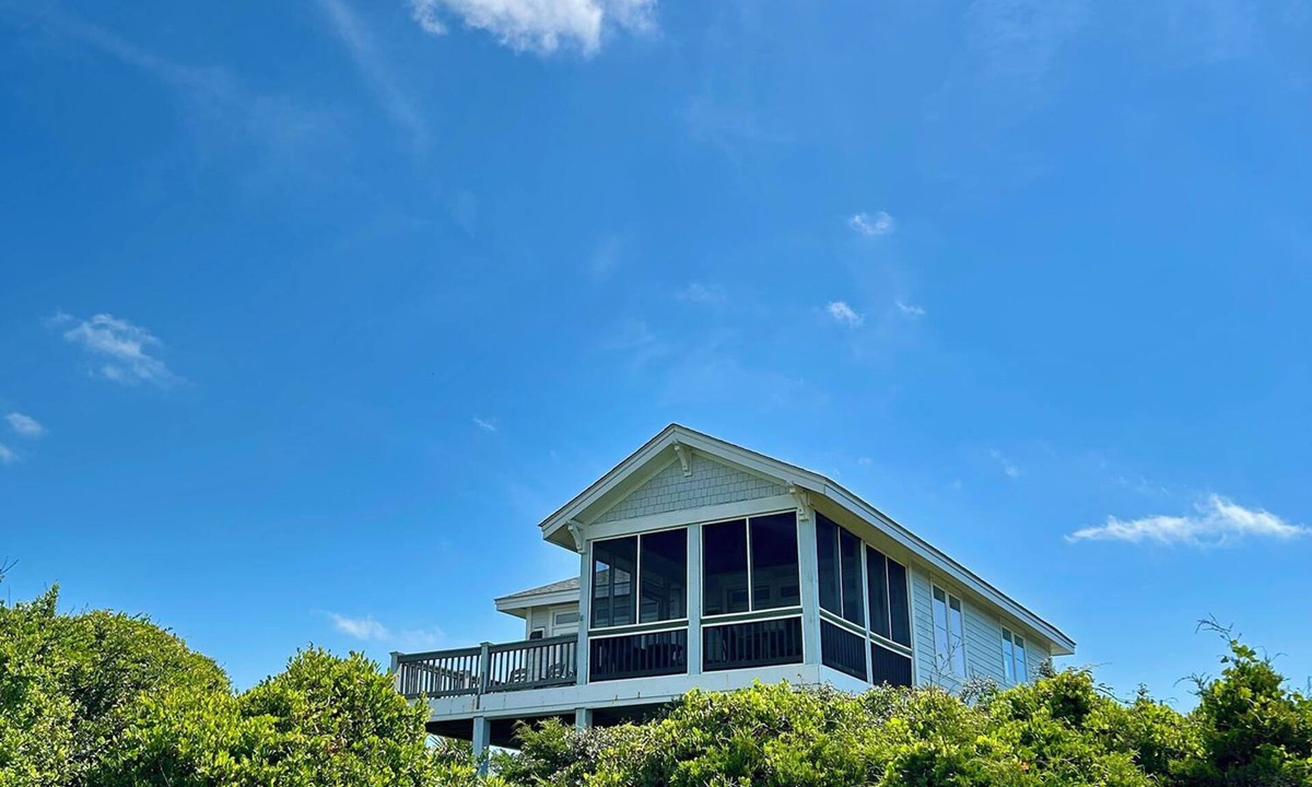 Bald Head Island House | Fab Ocean Views! Walk to beach! Sun & screened porches facing ocean. Both Clubs.