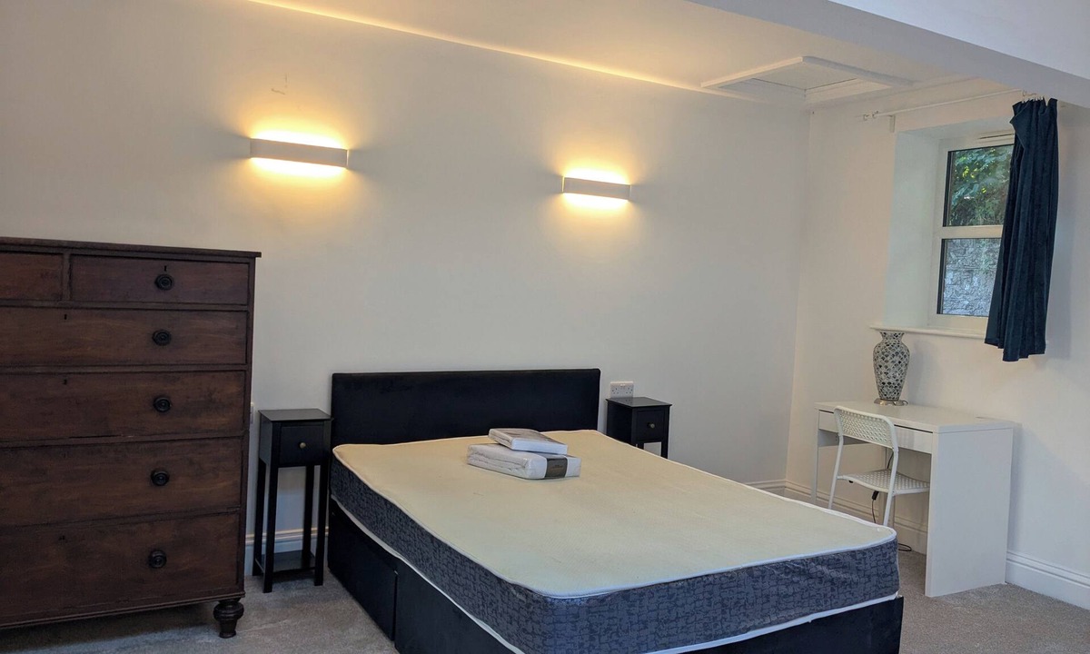 St Austell House | Fabulous 6-bedroom Garden House in St Austell. Explore the best of Cornwall.