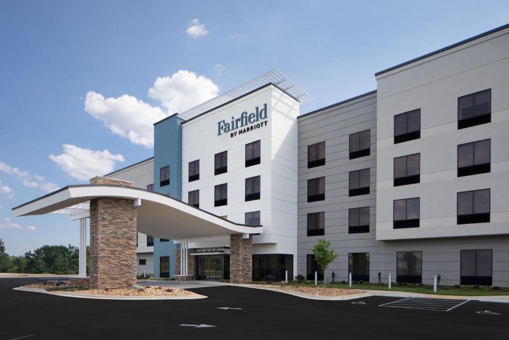 Whitsett Hotel | Fairfield by Marriott Inn & Suites Whitsett Greensboro East