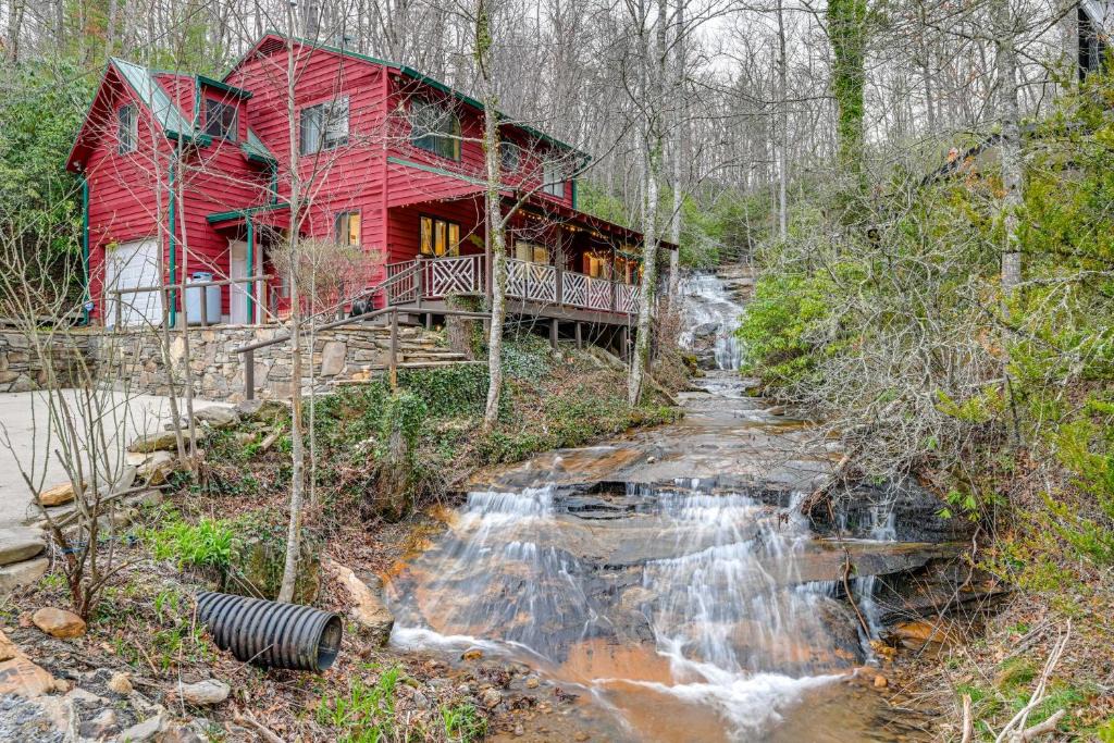 Franklin House | Fall Foliage Paradise Cabin with Creek and Game Room