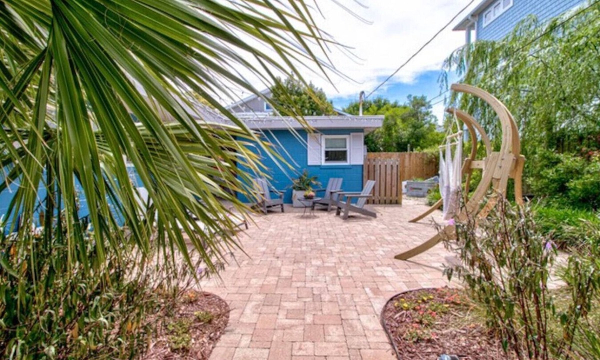 Wrightsville Beach Cottage | Family and Dog Friendly Oasis One Block from Beach