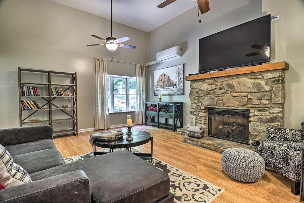 Maggie Valley House | Family Cottage with Creekside Fire Pit Access!