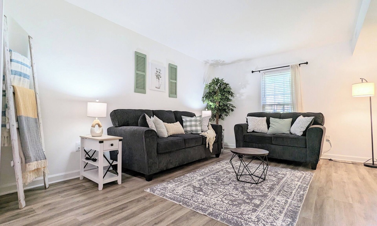 Charlotte House | Family & Dog Friendly 4B-Home with Fenced Backyard