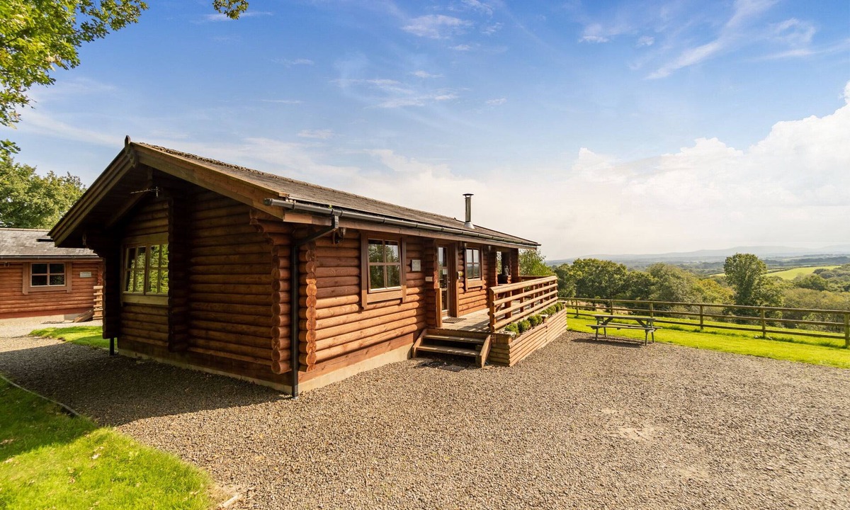 Highampton Cabin | Family-friendly, centrally placed for all parts of Devon, unspoilt countryside