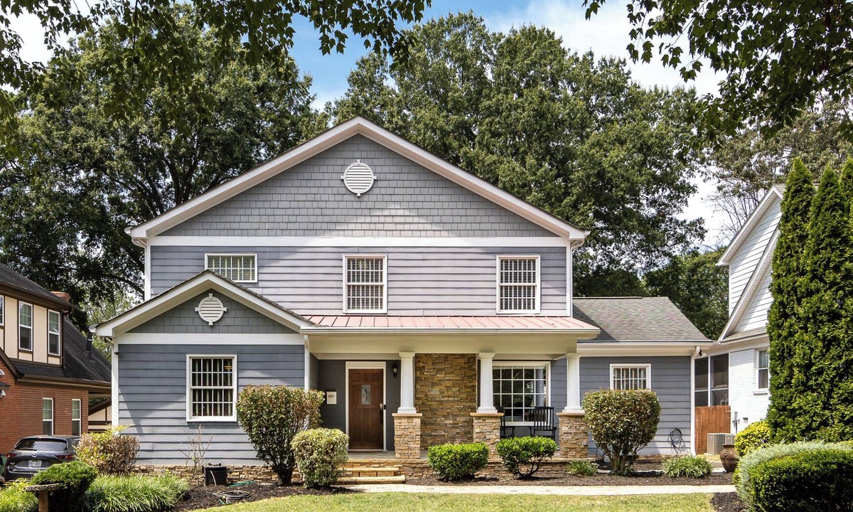 Plaza Midwood House | Family Friendly home away from home! Only a 5 minute drive to Uptown Charlotte!