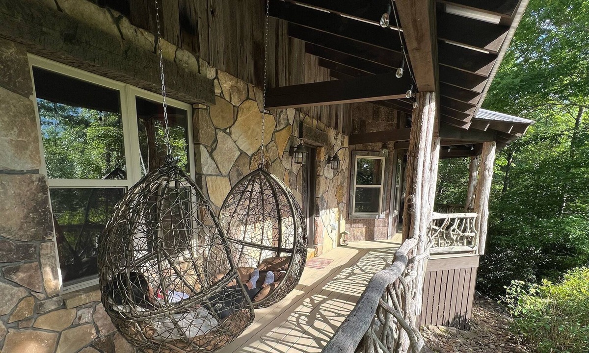 Rosman House | Family Mountain Getaway nestled in the Pisgah Forest