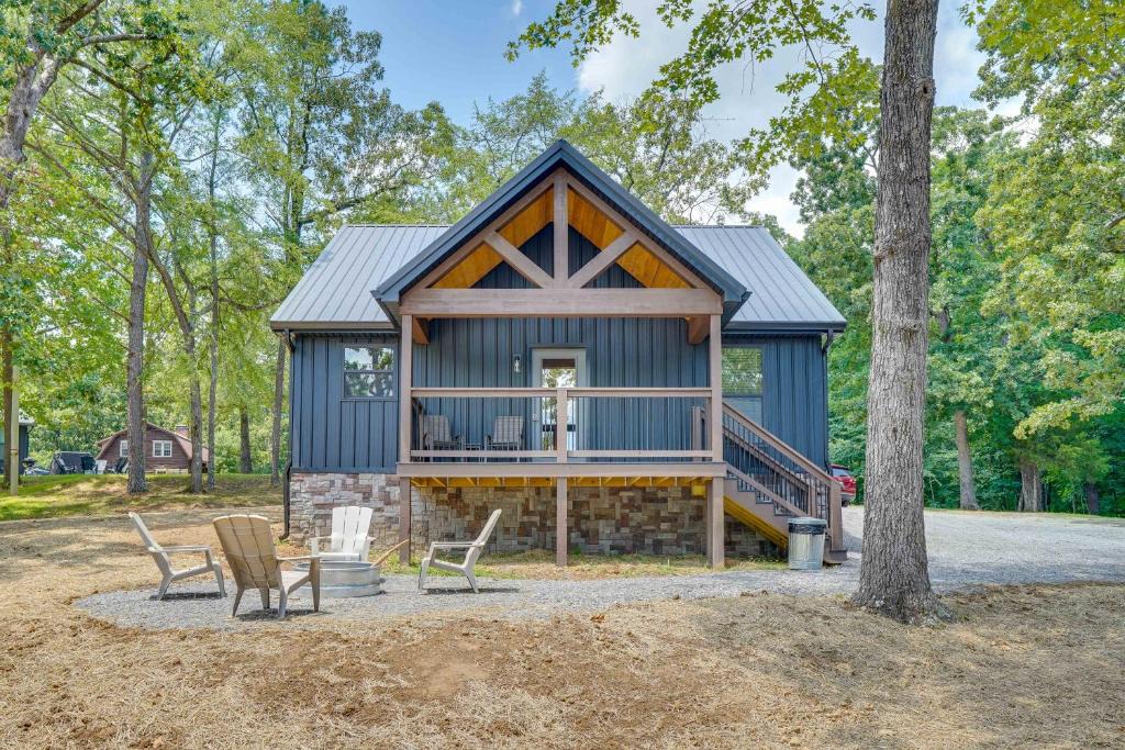 Murray House | Family & Pet Friendly! Murray Cabin w/Lake Access
