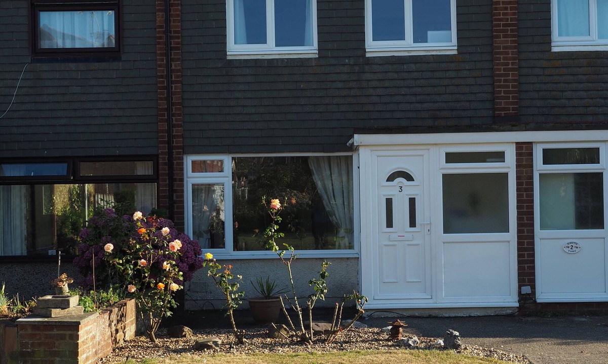 Rustington House | Fantastic location within easy walking distance of Beach, Park and Village.