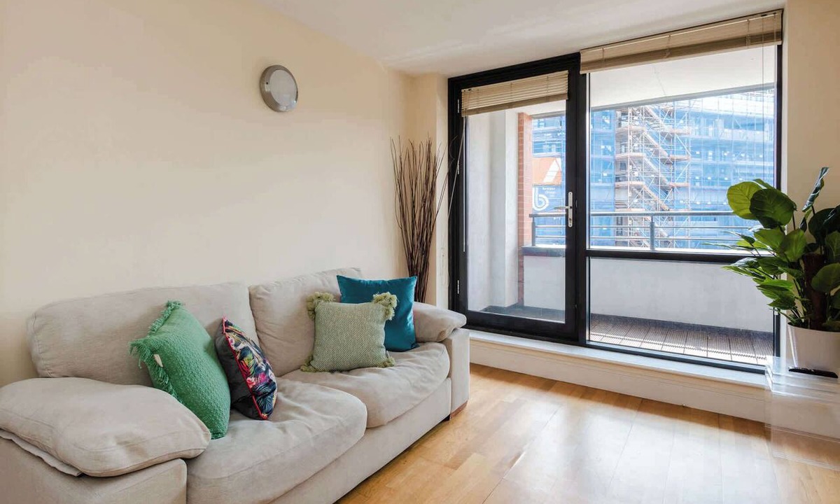 Cathedrals Condo | Fantastically Located 1BD Flat in Central London