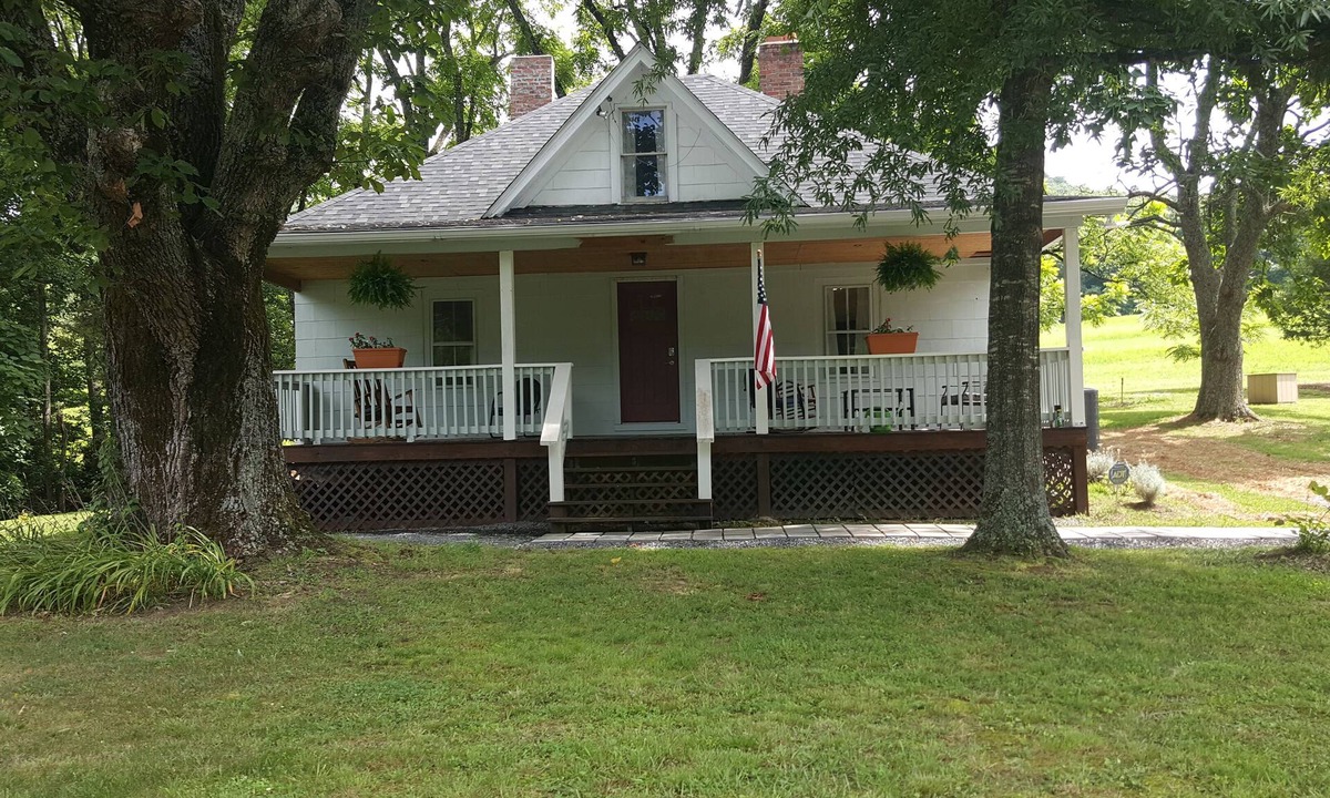 Mount Airy Other | Farm house at the Peach Orchard in Mtns - Pet Friendly