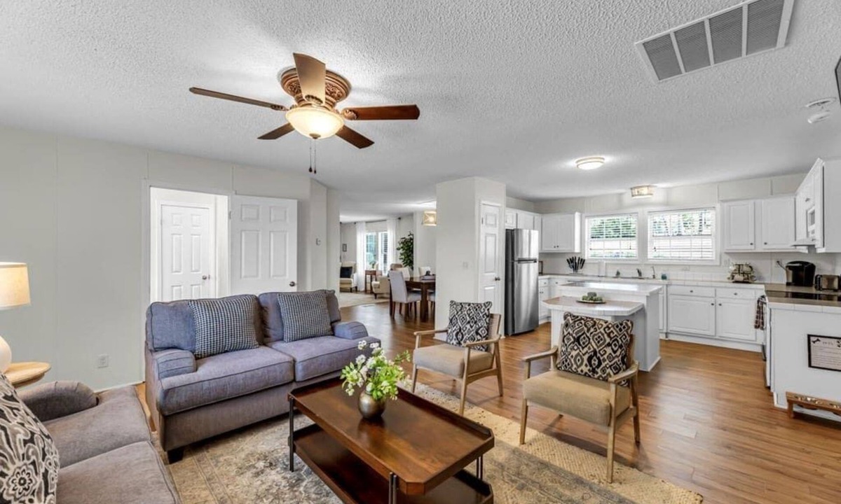 Kernersville House | Farm Retreat With Beautiful Views and Animals!