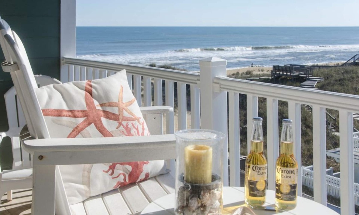 Kill Devil Hills Condo | FFR318 Penthouse Retreat by First Flight Rentals