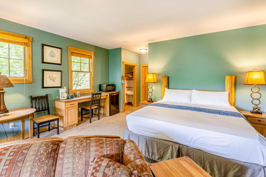 Bryson City Apartment | Fireplace Suites