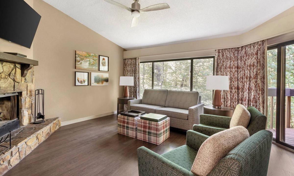 Sapphire Condo | FLASH SALE! Deluxe Suite Near Sapphire Valley Ski Area w/Resort Indoor Pool, WiFi & More