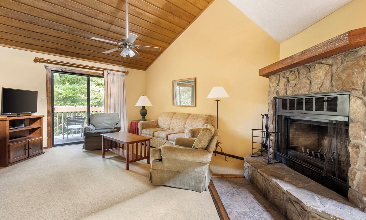 Sapphire Condo | FLASH SALE! Nice 2 Bedroom Near Sapphire Valley Ski Area w/Resort Indoor Pool, WiFi & More