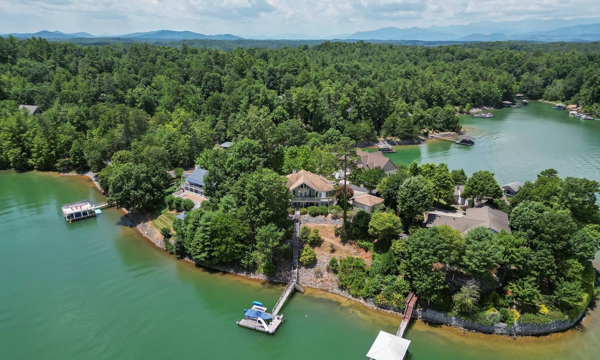 Nebo House | Flexible stays! Private Waterfront w/Dock & close to nearby trails.