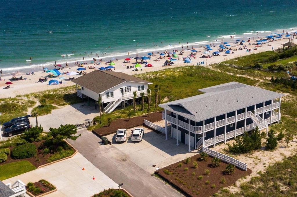 Shell Island House | Flock of Sea Girls by Sea Scape Properties